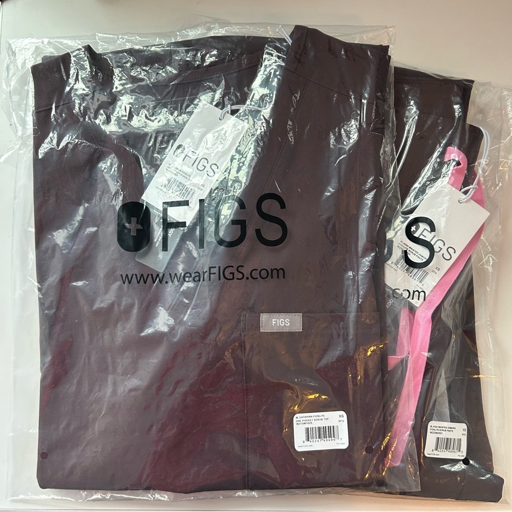 FIGS Dark Fig XS Scrub Set: Catarina Top + High Waisted Zamora Joggers